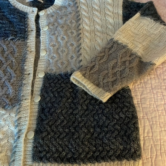 ROBERT SCOTT LTD ~ Gray- cream -button down sweater Mohair & ACRYLIC hand knit - Picture 4 of 10